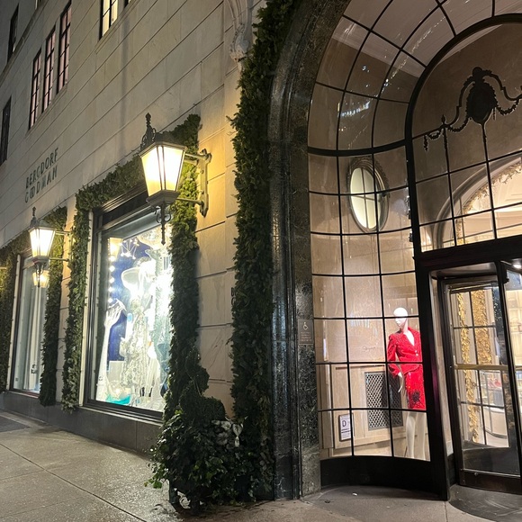 Dress like a New Yorker, I can help 🌃👋🏼 - Picture 3 of 3